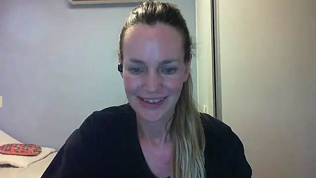 Annylove1 online show from October 5, 1:10 am