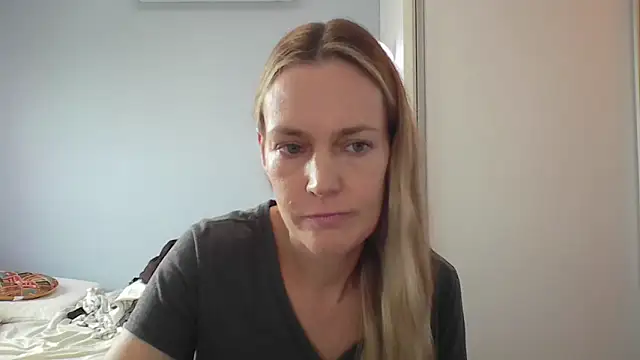 Annylove1 online show from February 4, 11:02 am