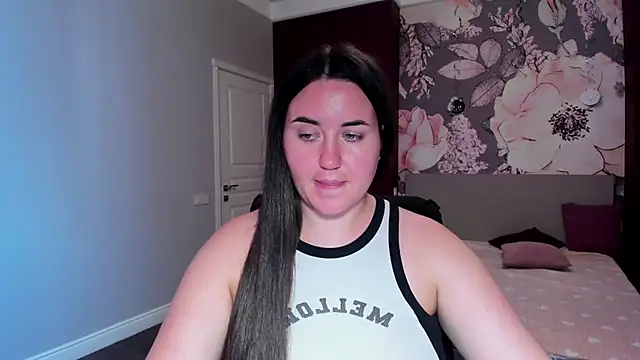 Roxie Bradley online show from September 17, 7:50 am