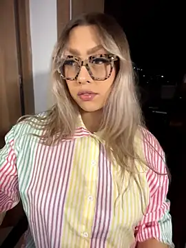 Im sophiie online show from February 12, 6:37 am