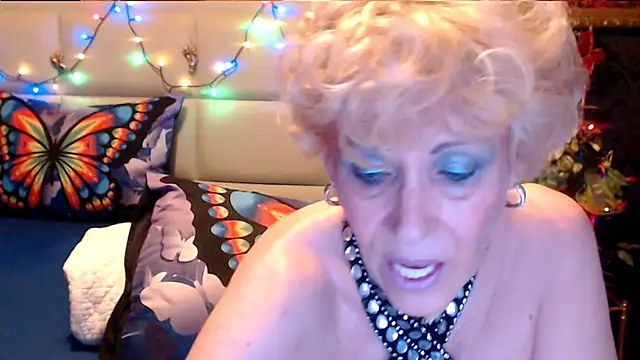 HappyWomanOn online show from November 1, 7:40 pm