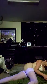 Snapshot of Hotredheadandtoungelasher chatting on September 29, 8:52 am Hotredheadandtoungelasher online show from September 29, 8:52 am