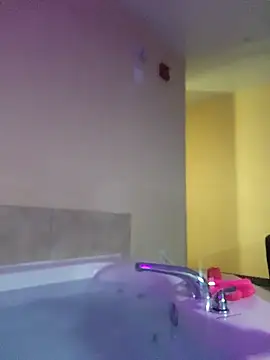 Snapshot of Hotredheadandtoungelasher chatting on October 21, 10:41 am Hotredheadandtoungelasher online show from October 21, 10:41 am