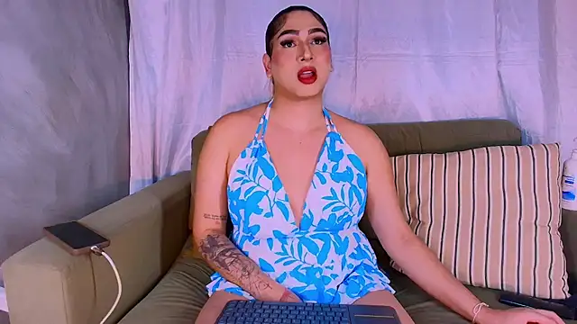 ISABELLASSMITH online show from February 27, 9:20 am