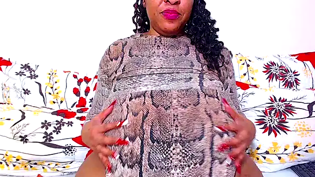 Snapshot of Ebonylovelyx chatting on October 10, 9:20 pm Ebonylovelyx online show from October 10, 9:20 pm