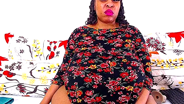 Snapshot of Ebonylovelyx chatting on October 5, 9:47 am Ebonylovelyx online show from October 5, 9:47 am