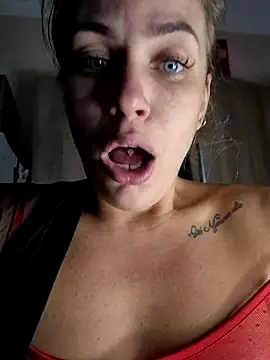 Snapshot of Keli_Jessi chatting on October 12, 6:21 pm Keli Jessi online show from October 12, 6:21 pm