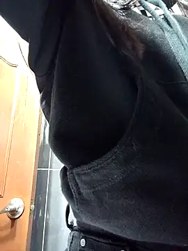 LunaZambrano online show from March 23, 1:45 am