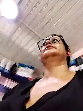 keilymadam online show from April 22, 3:09 pm