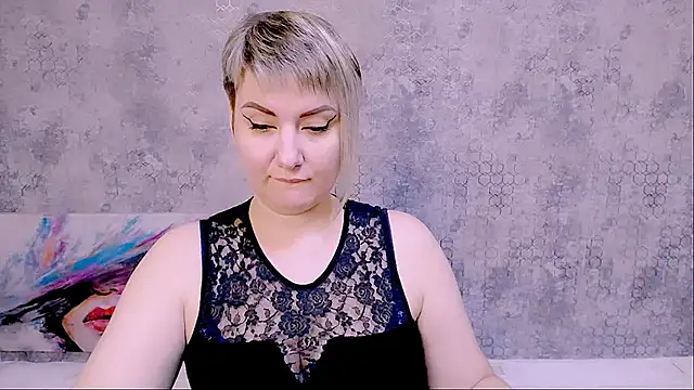 Snapshot of Djullia chatting on October 12, 7:33 am Djullia online show from October 12, 7:33 am