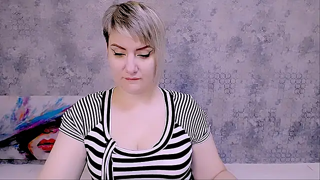 Snapshot of Djullia chatting on September 12, 5:41 am Djullia online show from September 12, 5:41 am