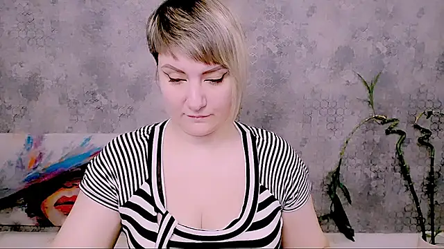 Djullia online show from February 28, 7:19 am