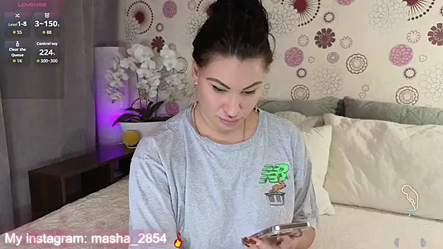 Madelynn online show from November 9, 1:40 pm