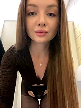 KrisMagnoly online show from November 8, 6:24 pm