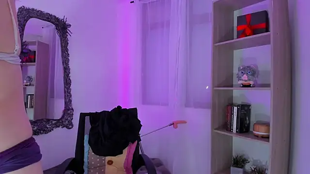 KimberlyJohnsoon online show from November 3, 4:55 pm