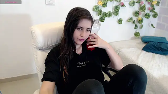 tania sweet   online show from November 22, 5:37 pm