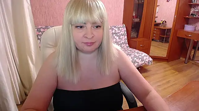 Snapshot of -MeowMeow chatting on October 5, 2:22 pm -MeowMeow online show from October 5, 2:22 pm