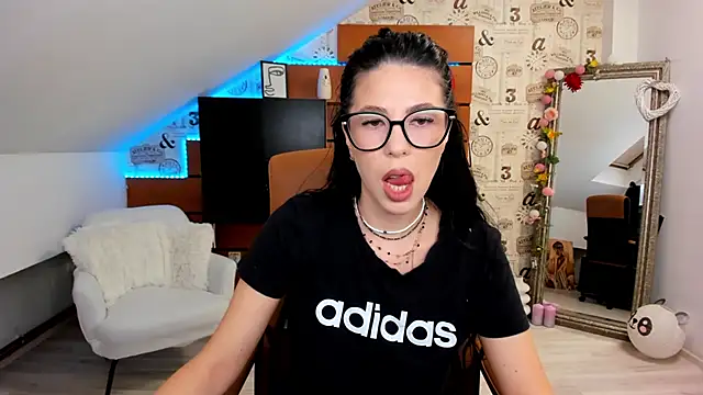 EmillyTaylor online show from October 10, 3:55 am