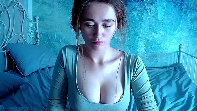 Snapshot of millllina chatting on September 20, 2:26 pm millllina online show from September 20, 2:26 pm