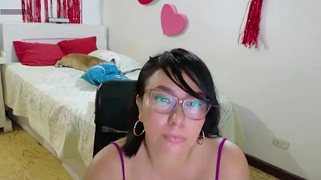 hottplay online show from February 17, 4:06 pm