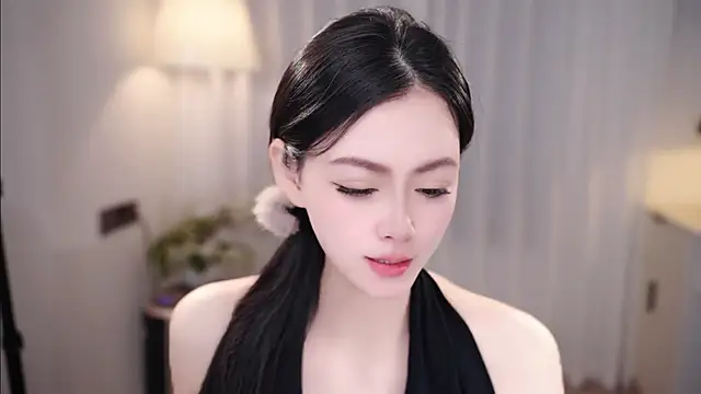 Ocean--Lili online show from November 18, 2:40 pm