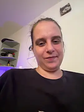 Chantalee online show from April 13, 8:26 am