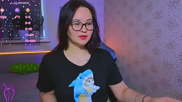 Snapshot of EsterLogan chatting on October 16, 9:56 am EsterLogan online show from October 16, 9:56 am