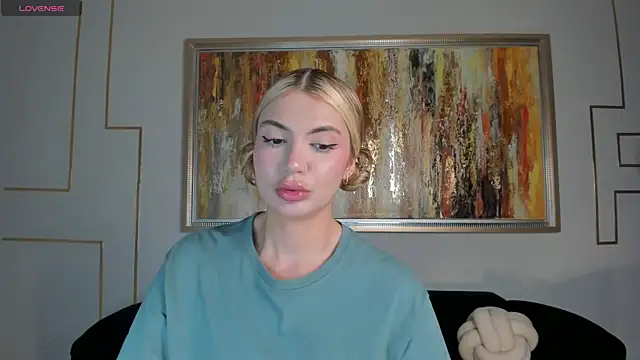 NiaHolland online show from June 14, 11:16 pm