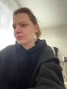 MaryHiggins online show from April 8, 7:54 am