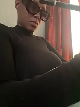 Snapshot of HoneyDripHer chatting on October 6, 2:12 pm HoneyDripHer online show from October 6, 2:12 pm