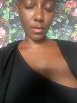 Snapshot of HoneyDripHer chatting on September 21, 3:43 pm HoneyDripHer online show from September 21, 3:43 pm