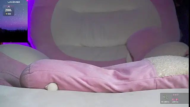 Skinnygoddes019 online show from December 3, 9:00 am