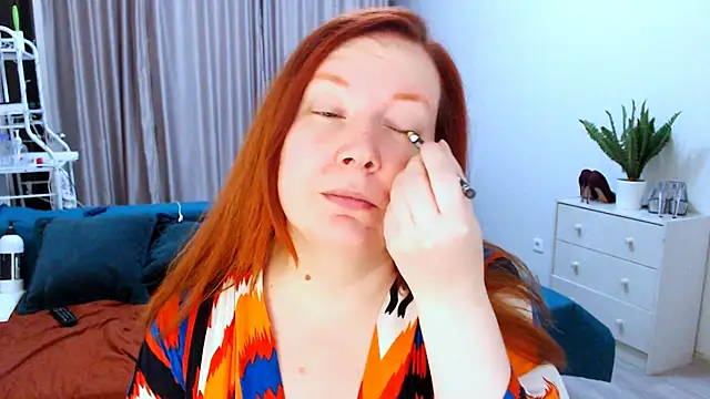 Snapshot of GoddessLara chatting on October 14, 12:08 pm GoddessLara online show from October 14, 12:08 pm