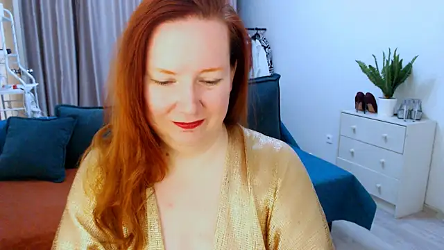 Snapshot of GoddessLara chatting on October 18, 3:42 am GoddessLara online show from October 18, 3:42 am