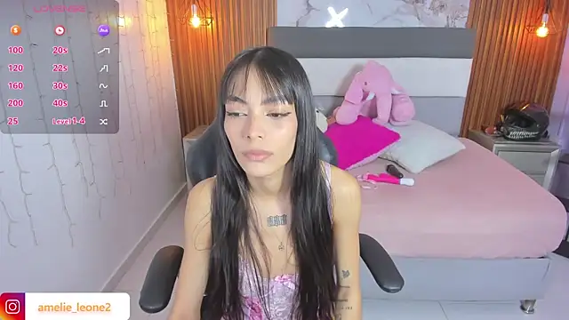 AMELIELEONE online show from March 19, 12:20 pm