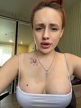 Lisaaan online show from July 19, 1:46 pm