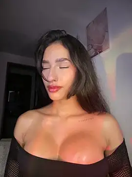 DulceLenns online show from March 8, 3:32 am