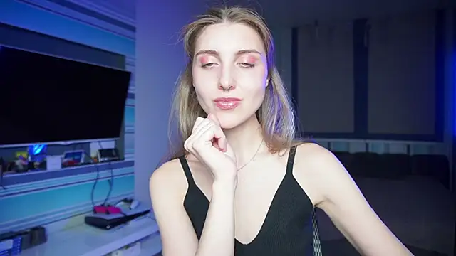 CassiaBlade1 online show from September 20, 6:50 pm