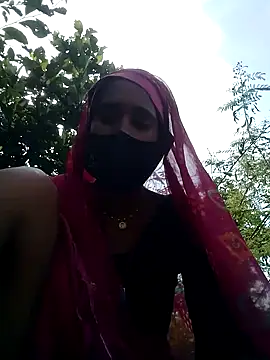 Snapshot of Mohni_Das chatting on October 13, 8:06 am Mohni Das online show from October 13, 8:06 am