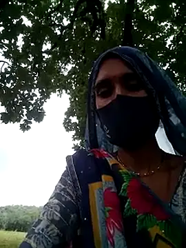 Snapshot of Mohni_Das chatting on October 6, 8:31 am Mohni Das online show from October 6, 8:31 am