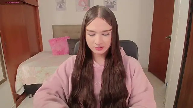 Miley Baker online show from October 27, 4:13 pm