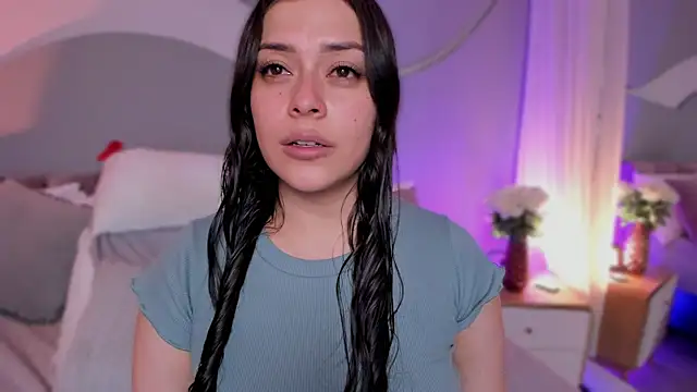 Nicolle W online show from March 26, 12:07 pm