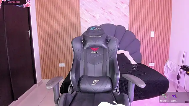 karol green  online show from February 6, 3:10 am