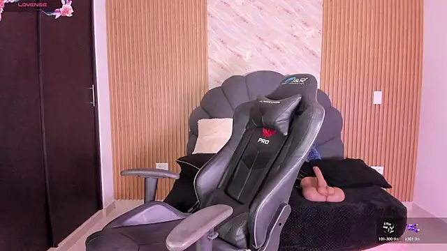 karol green  online show from February 7, 3:21 am