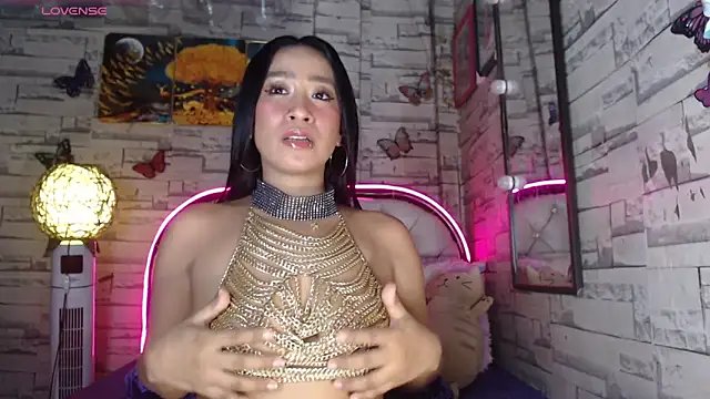 Snapshot of AsianMilfSheryl chatting on December 2, 8:59 am AsianMilfSheryl online show from December 2, 8:59 am