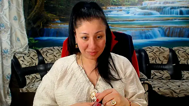 MoistMady online show from April 12, 5:27 pm
