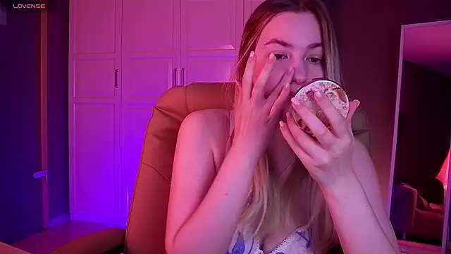 elinanortas online show from September 12, 1:17 am