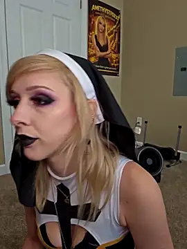 AmethystFoxx online show from March 18, 6:57 pm