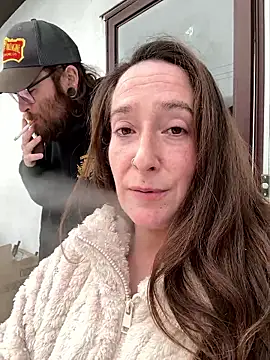 Mini And The Bear online show from February 15, 9:58 pm