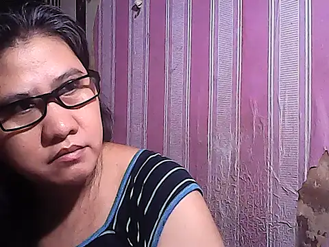 Snapshot of sweetsosie18 chatting on October 16, 11:40 pm sweetsosie18 online show from October 16, 11:40 pm